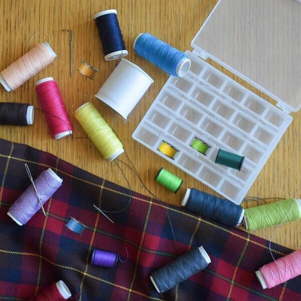 Ev Tipi Aile Dikiş Makinesi 25 Li Şeffaf Masura Saklama Kutusu - Konfeksiyon Sepeti