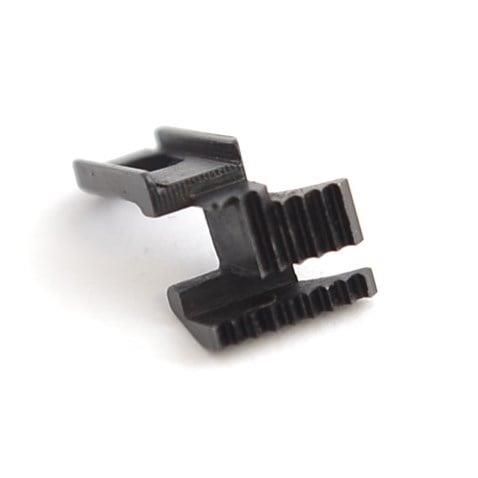 Rimoldi-Overlok-5-Ip-Arka-Disli-b54e.jpg Rimoldi Overlok 5 İp Arka Dişli - Konfeksiyon Sepeti