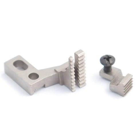 Siruba-Overlok-3-Ip-Esarp-Arka-Ve-Zincir-32bc.jpg Siruba Overlok 3 İp Eşarp Arka Ve Zincir Dişli / D201+D209 - Konfeksiyon Sepeti